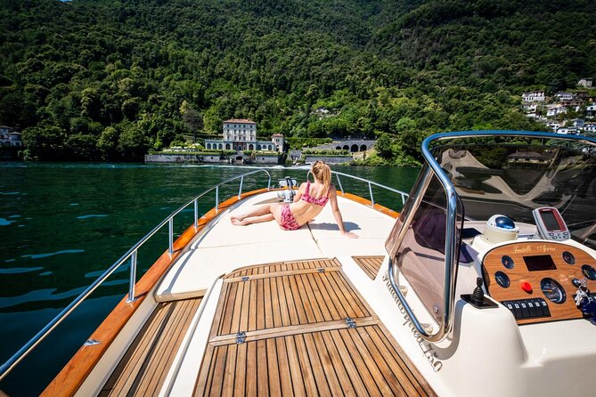 1H Private Cruise on a beautiful wooden speedboat on Lake Como - A One-Hour Cruise That Focuses on the Good Stuff
