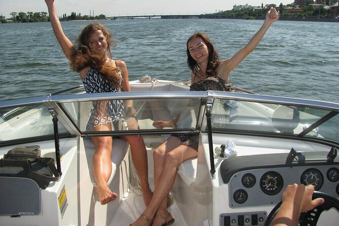 2 Hours Private Boat Tour Como - Villa d’Este: a huge private park on Lake Como