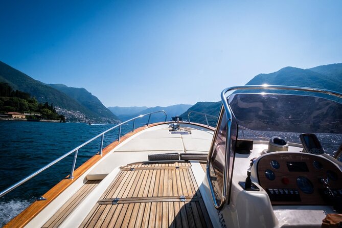2H Private Cruise on a beautiful wooden speedboat on Lake Como - Stop 3: Cernobbio — Villa d’Este and Villa Erba area