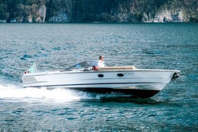 3 Hours Private and Guided Cruise on Lake Como by Motorboat - The Villa Run: Cernobbio to Moltrasio to Laglio (Celebrity Names Included)