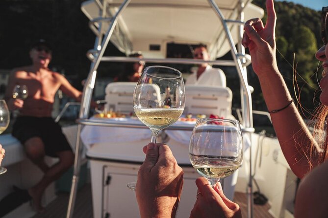3 Hours Private Boat Cruise on Lake Como with Open Bar - Stop 4: Lezzeno and the lizard villa with a Guinness beer connection