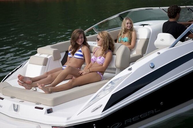 3 Hours Private Breathtaking Como Lake Boat Tour - Meeting point at LarioLungo: start simple, not stressful