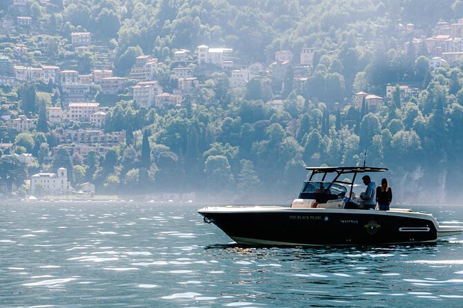 3H Private Cruise Lake Como Tender yacht Invictus 6 pax - Villa del Balbianello (15 Minutes): Coastline Views and a Not-Included Ticket