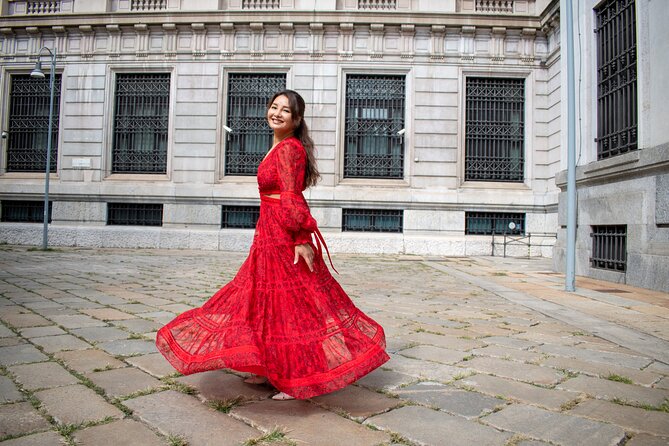 An Adventure in Milan and your unforgettable Private Photoshoot - Andreas and the posing style: why the session feels relaxed