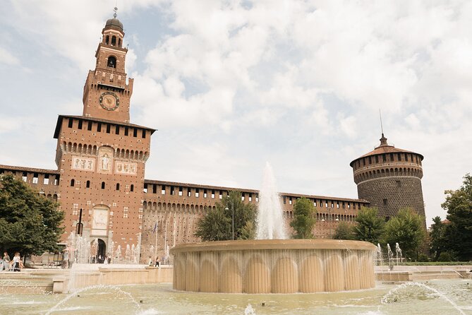 Best of Milan: 3 Icons Tour in 40 Languages + Hop On Hop Off - Stop 3: Sforza Castle Courtyards as a Great Landing Point