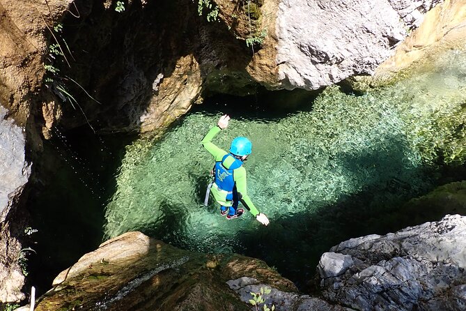 Canyoning "Summerrain" - fullday Canyoning Tour also for beginner - The tunnel moment and other highlights you can feel in your memory