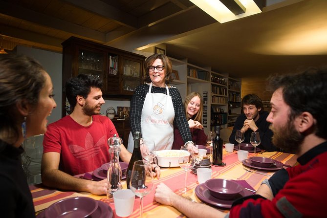 Cernobbio: Show Cooking & Dining at a Local’s Home - Key things to know about Cernobbio show cooking at a Cesarina home