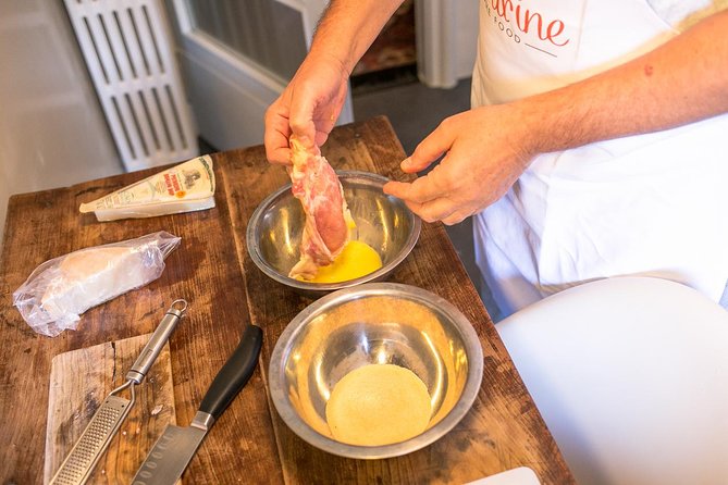 Cesarine: Cooking Class with tasting at Local's Home in Milan - Finding Le Cesarine and getting into “kitchen mode”