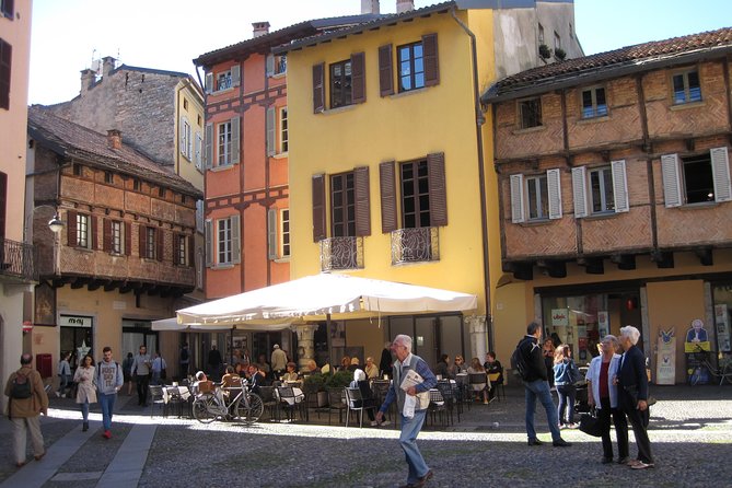 Como Food Tour - Stop 2: Basilica di San Fedele, Up Close for 5 Minutes