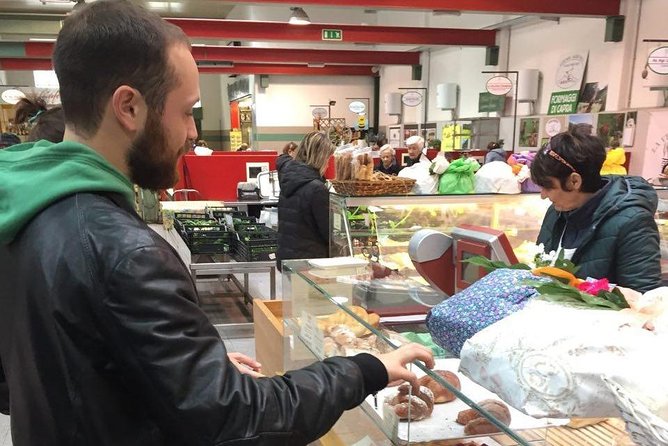 Como Food Tour and the Farmers Market - Piazza San Fedele: A Quick Taste of Medieval Como