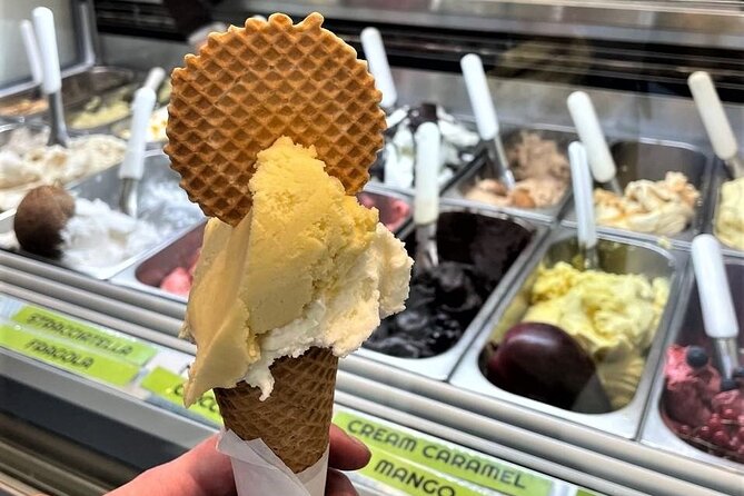 Como Food Tour and the Farmers Market - Piazza del Duomo and Broletto: History Without the Overload