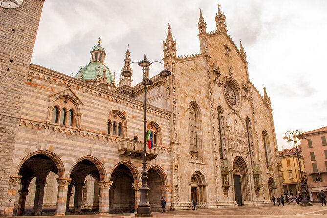 Como: Guided City Tour - Starting in Piazza Cavour: getting your bearings fast