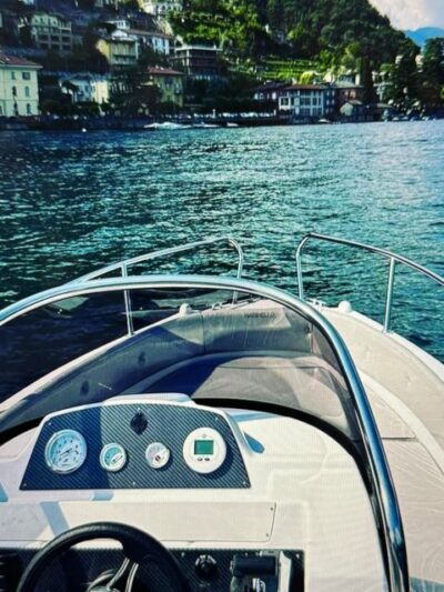 Como Lake: 1h boat rental without license and self-driving - A License-Free Speedboat Lesson That Actually Builds Confidence
