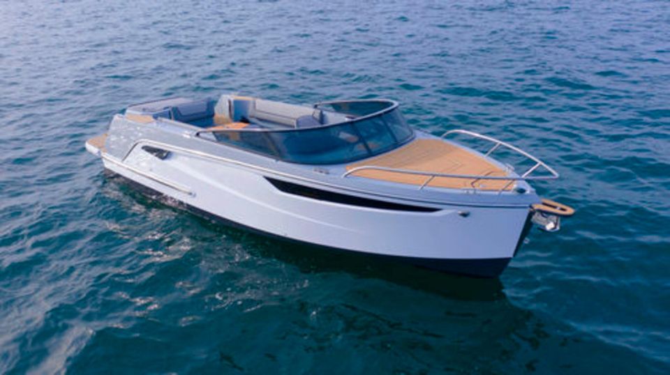 Como: Luxury Boat Tour on Lake Como - Price and the Real Value: When €50 Cash Matters