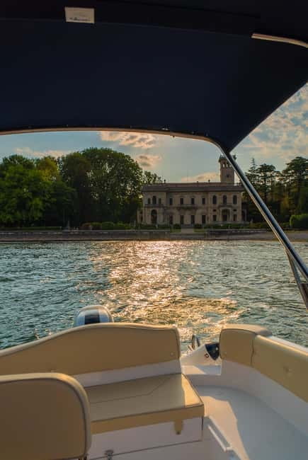 Como: Private 1-Hour Boat Rental - Villa Pizzo and Villa di Versace: seeing celebrity villas with real scale