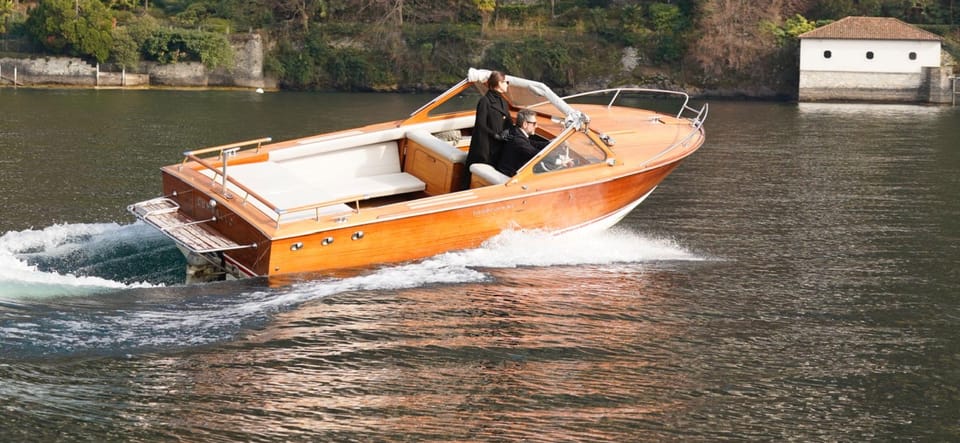 Como: Private Classic Wooden Boat Tour with Prosecco - Private wooden boat on Lake Como: what makes this style worth it