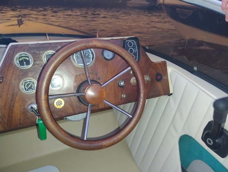 Como: Wooden Boat Private Tour with Winter Cover and Skipper - Best Times to Go (and Why Sunset Light Matters)