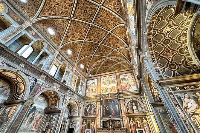 Delicious Milan Street Food Tour Tasting and Sightseeing with Local Guide - Duomo Square and the Galleria Vittorio Emanuele Area