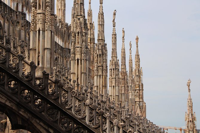 Duomo Cathedral Guided Tour - Entering Duomo di Milano with a headset and a licensed guide