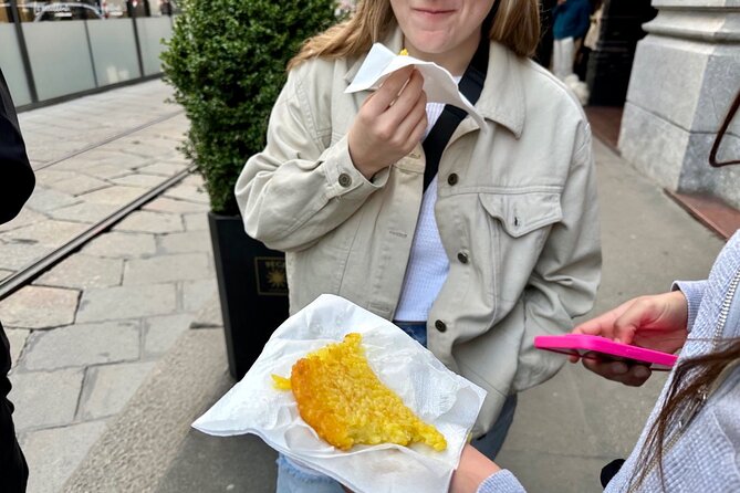 Eating Milan Street Food Tour with Guided Tasting and Sightseeing - Piazza Mercanti: The Middle Ages in the center of your walking route