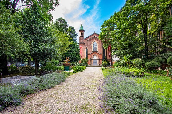 Explore Milan in 90 minutes with a Local - Why This 90-Minute Milan Walk Feels Like a Shortcut