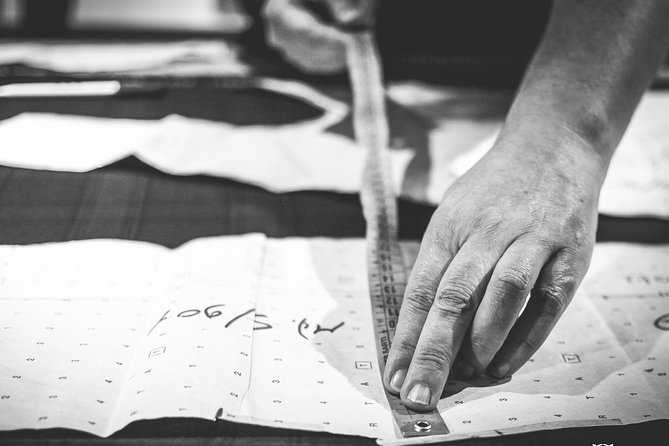 Fashion Workshop in Atelier and Fashion District Tour - How the Guide Turns a Fashion Tour into a Conversation