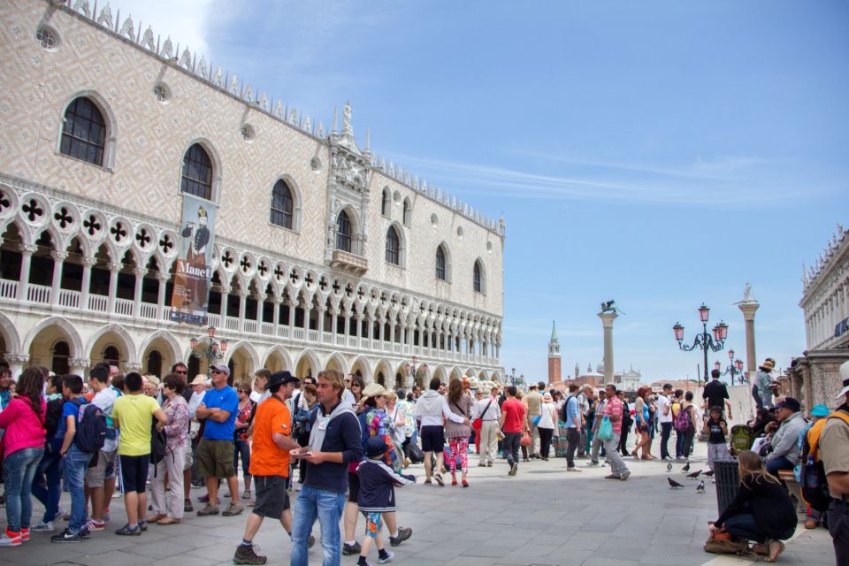 From Milan: Day Trip to Venice with Guided City Tour - Pace, group size, and what to watch on a busy day