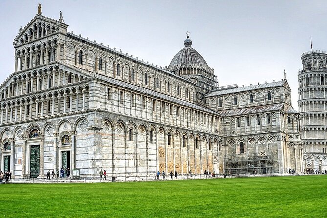 From Milan: Discover Florence & Pisa on an Exciting Full-Day Tour - Piazza del Duomo: free time around Santa Maria del Fiore