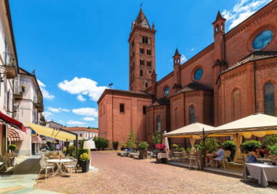 From Milan: Langhe Wine Region Day Trip with Barolo Tasting - The Milan meet-up: getting started without stress
