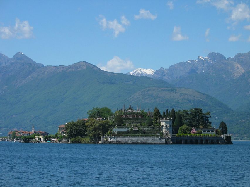 From Milan: Stresa, Alps, & Lake Maggiore Full-Day Tour - Where the day starts in Milan: Largo Cairoli and Foro Buonaparte