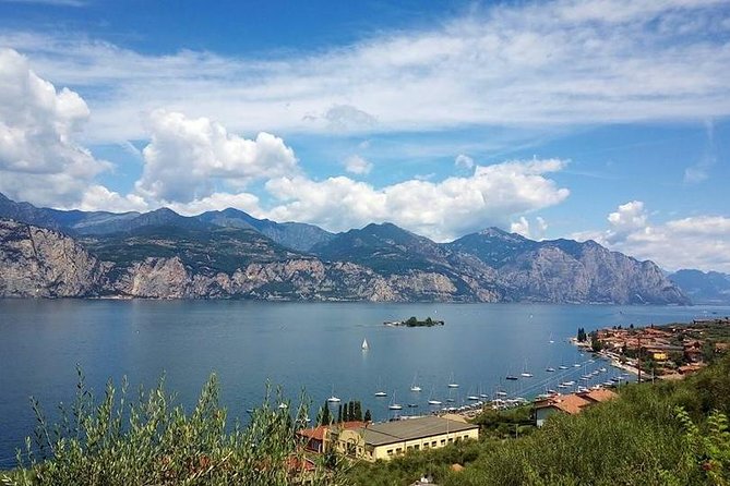 Full-Day Lake Garda and Desenzano del Garda from Milan - small group tour - Guide service and small-group energy (Renzo sets the tone)