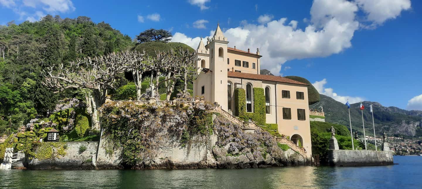 Grand Tour, on luxury speedboat at Lake Como - Como to Bellagio: aperitif, photos, and Villa del Balbianello