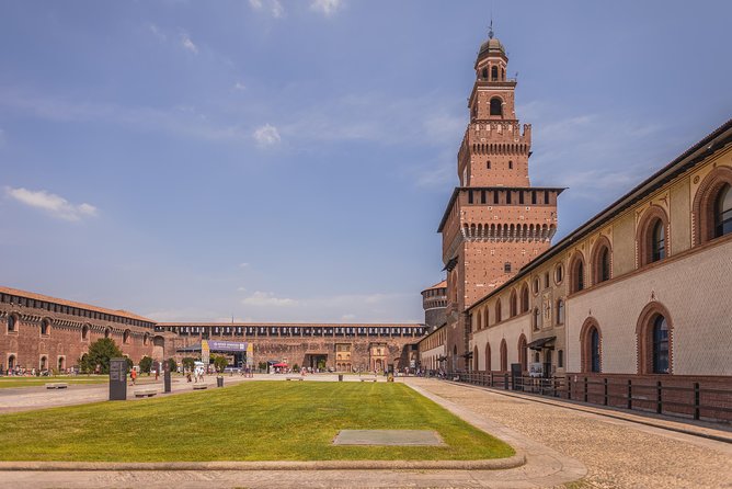Historic Milan Tour with Skip-the-Line Last Supper Ticket - Piazza della Scala: a classic-music stop that stays brief