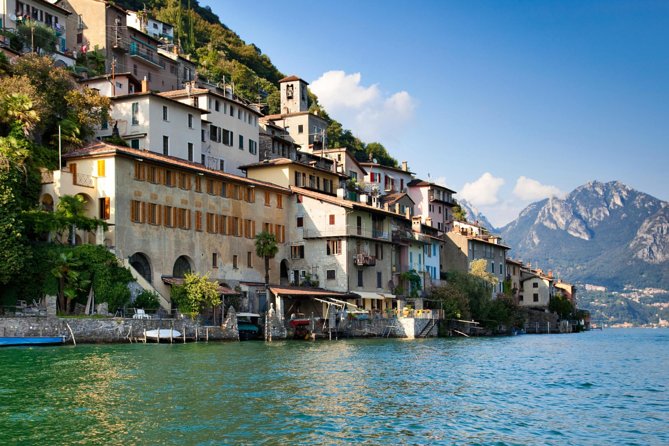 Italy and Switzerland Day Trip: Lake Como, Bellagio & Lugano from Milan - Coach comfort and headsets: how this tour avoids the usual mess