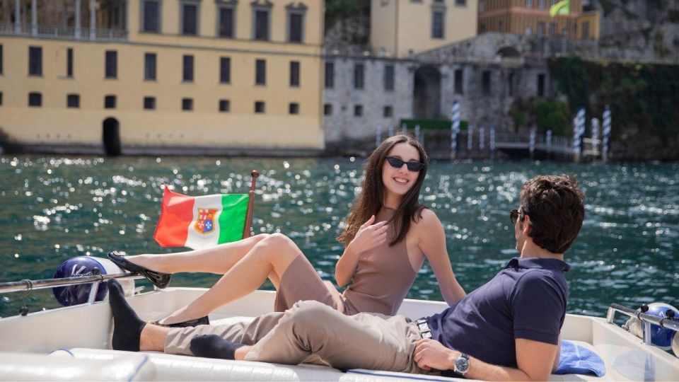 Lake Como 3 hours Private Boat Tour Groups of 1 to 7 People - Cernobbio to Laglio: the southwest-coast warm-up