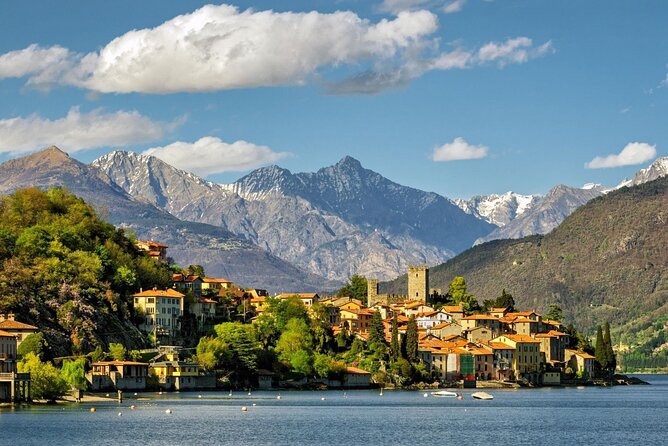 Lake Como Day Trip from Milan by Train: Private & Personalized - A picnic on the lake banks, with glasses of wine