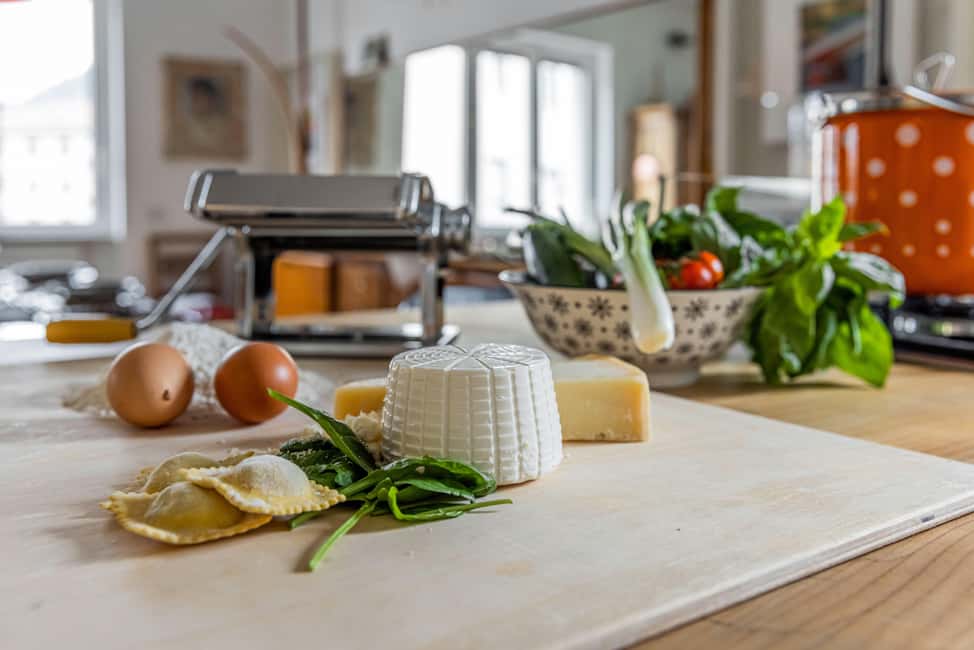 Lake Como: Ravioli Cooking Class with Wine - The 2-Hour Flow: Aperitivo First, Then Dough Work