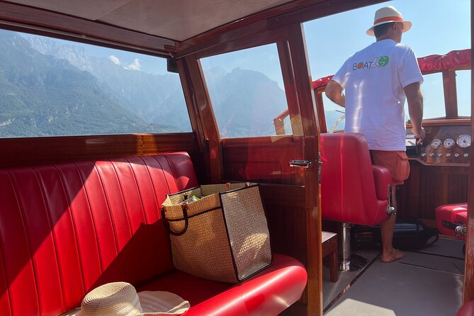 Luxury Private Boat Tour on Lake Como – Villas & Bellagio Visit - Getting on board: pickup, meeting point, and easy contact