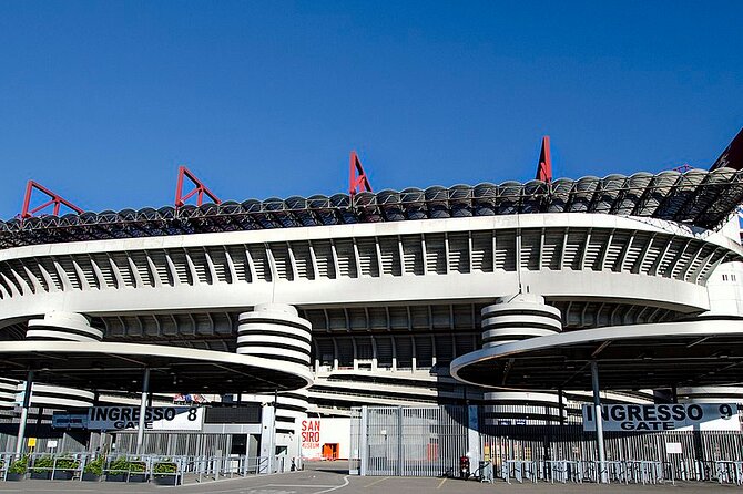 Luxury Private Day Transfer from Milan to Linate Airport - WiFi and A/C: for comfort, yes, but also for efficiency