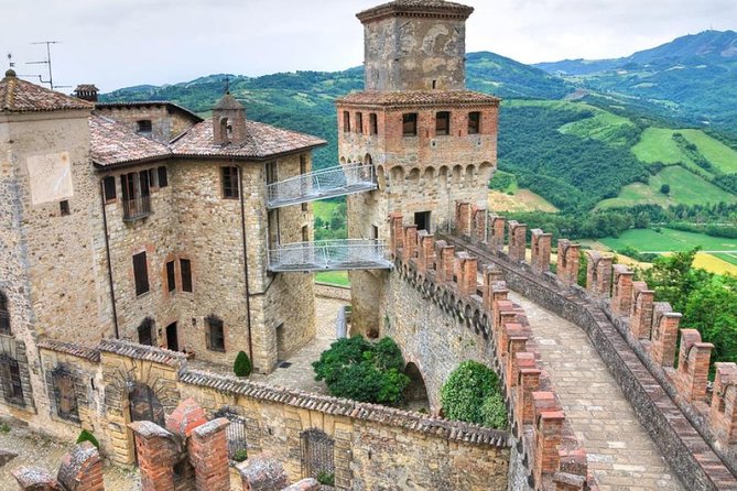 Medieval villages & Cremona Stradivari's town, tour from Milan - Price and logistics: what you’re paying for, plus the extras