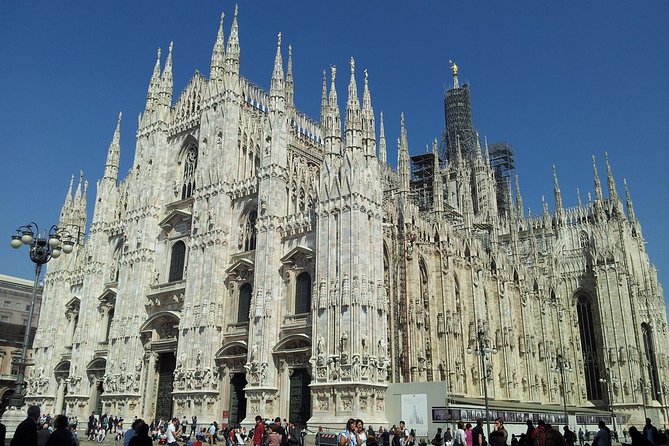 Milan, a city of art an history. Classic tour of Milan - Stop 3: Teatro alla Scala in 40 Minutes Without the Extra Ticket Included