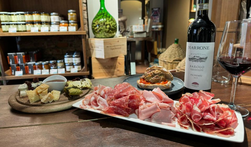 Milan: Aperitivo with Food Selection & a Glass of Wine - The food tasting plate: Italian agri-food in manageable portions