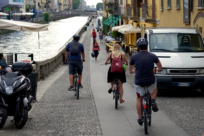 Milan: Bicycle Tour Live Tourist Guide 3 hours and half - How the Bike Tour Feels in Real Life (Pace, Traffic, Safety)