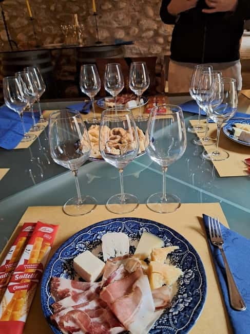 Milan: Brescia & Franciacorta with Wine Tasting Small Group - Starting in Milan: meet-up and getting comfortable