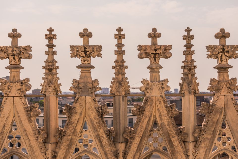 Milan: Cathedral Rooftop Tour - Your guide makes or breaks it: what to expect from the explanation
