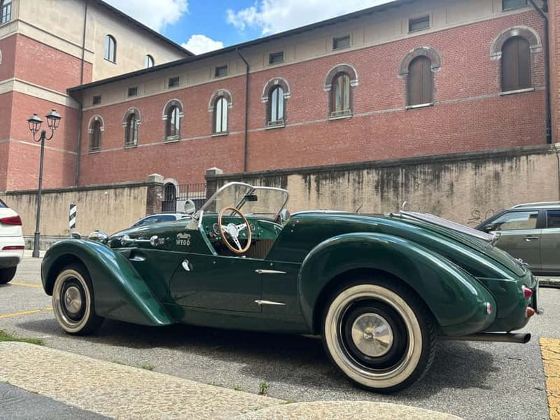 Milan: City Highlights Private Tour by Vintage Car - Arco della Pace: monument time, not just a drive-by