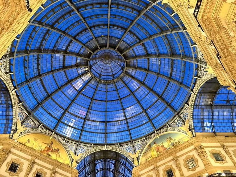 Milan: Delicious Food Tour and City Center Sightseeing - Two traditional bakeries: sweet and savory tastings with generational ties
