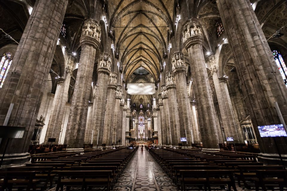 Milan Duomo and Rooftop 2-Hour Guided Tour - Dress Code, Kimonos, and the Step Count You Can’t Ignore