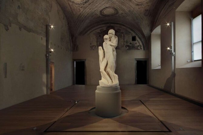 Milan Duomo, Sforza Castle and Pieta Guided Tour with Tickets - Entering the Duomo di Milano with skip-the-line tickets