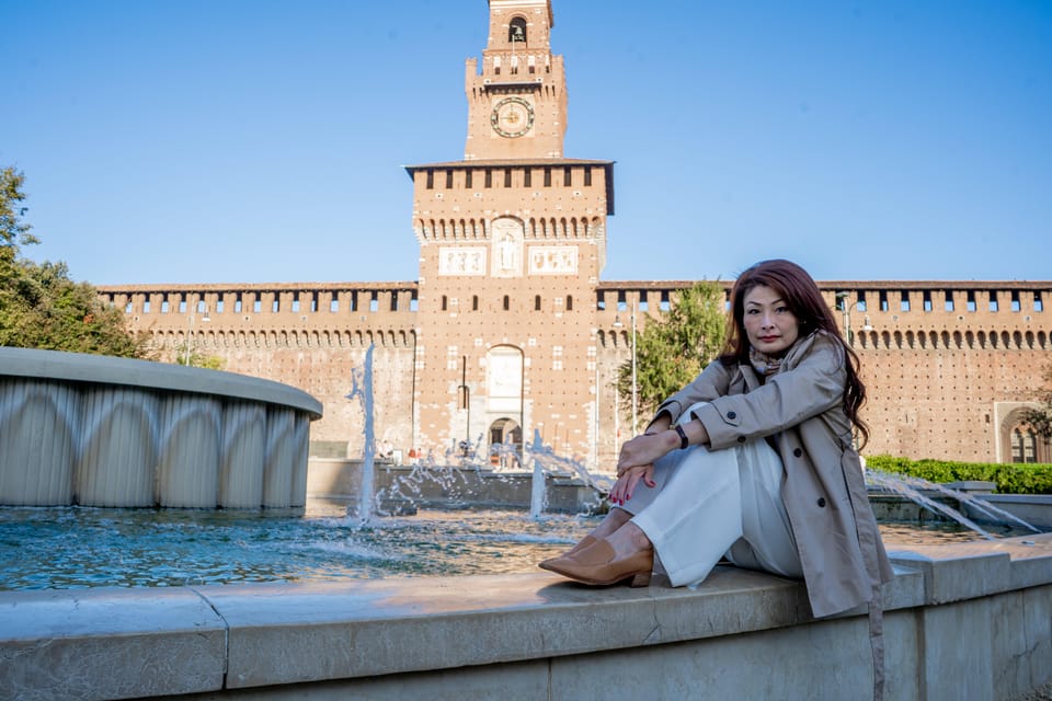 Milan: Duomo Square and Gallery Private Photo Shoot - Vittorio Emanuele II Gallery: where the lighting does the styling